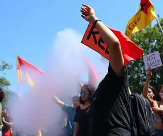 a juventude retomou as ruas